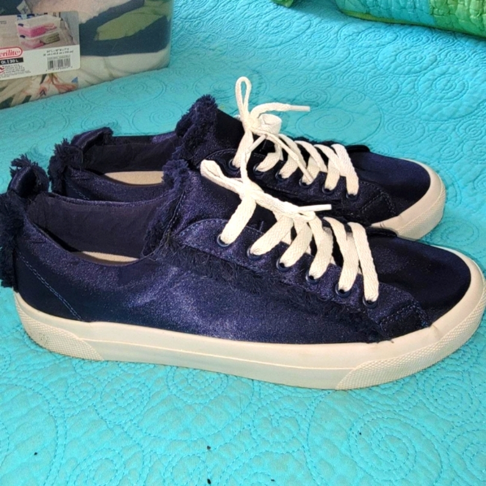Ladies navy blue satiny lace-up fashion sneakers